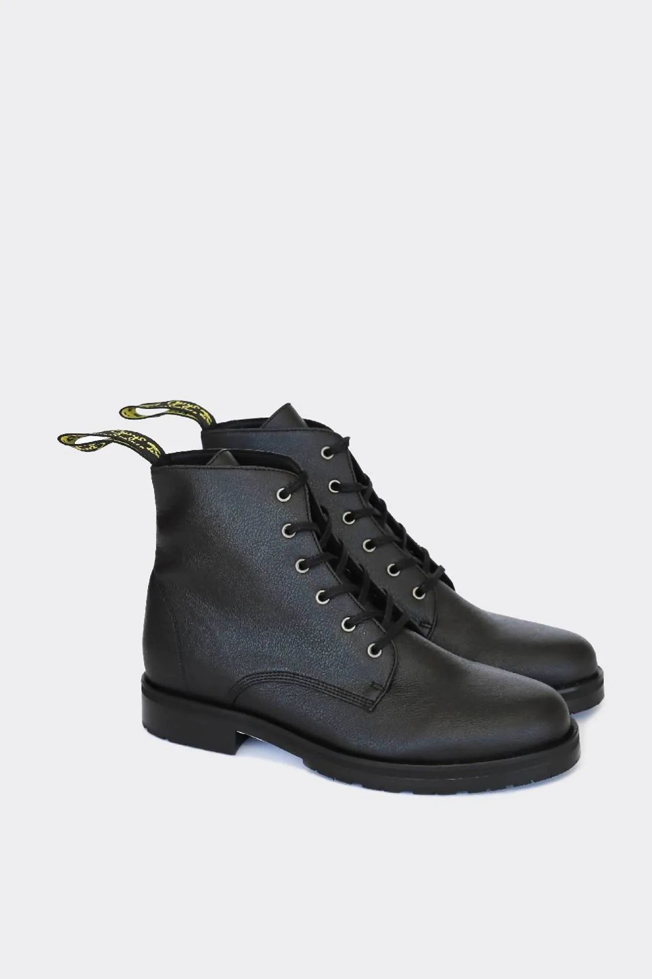 blaze boots black