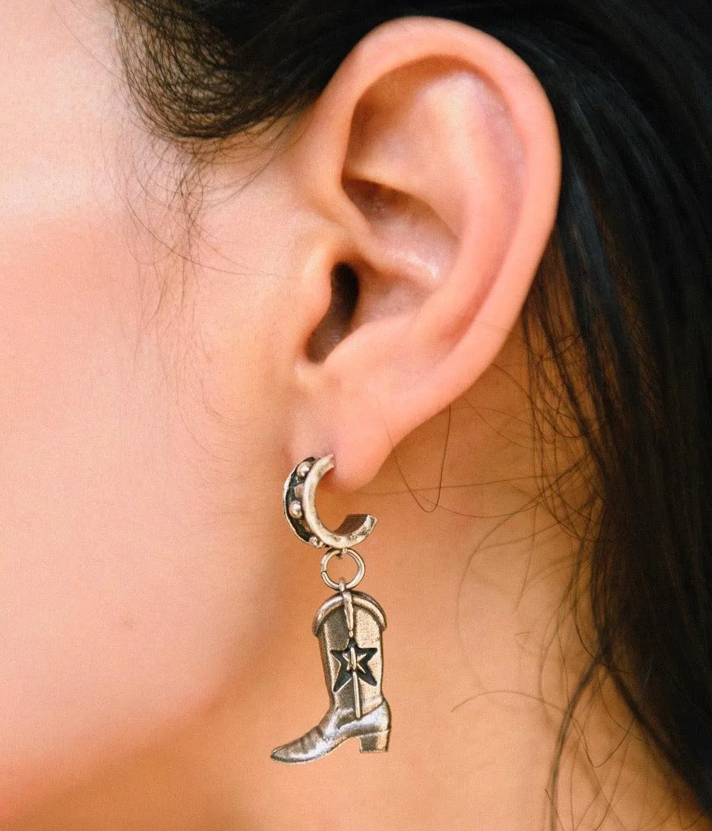 BOOTS EARRINGS