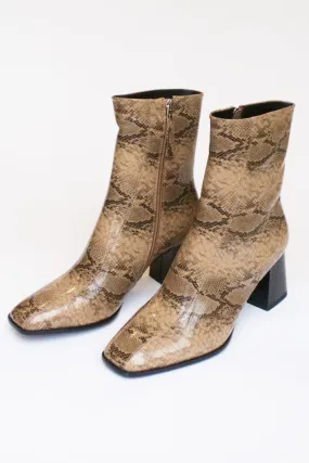 roka boots snake